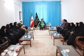 دیدار کارکنان بهزیستی مهران با امام جمعه این شهرستان