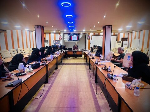 برگزاری دوره تخصصی «عزت‌مندی در کودکان و نوجوانان» برای پرسنل خانه‌های کودک و نوجوان استان بوشهر