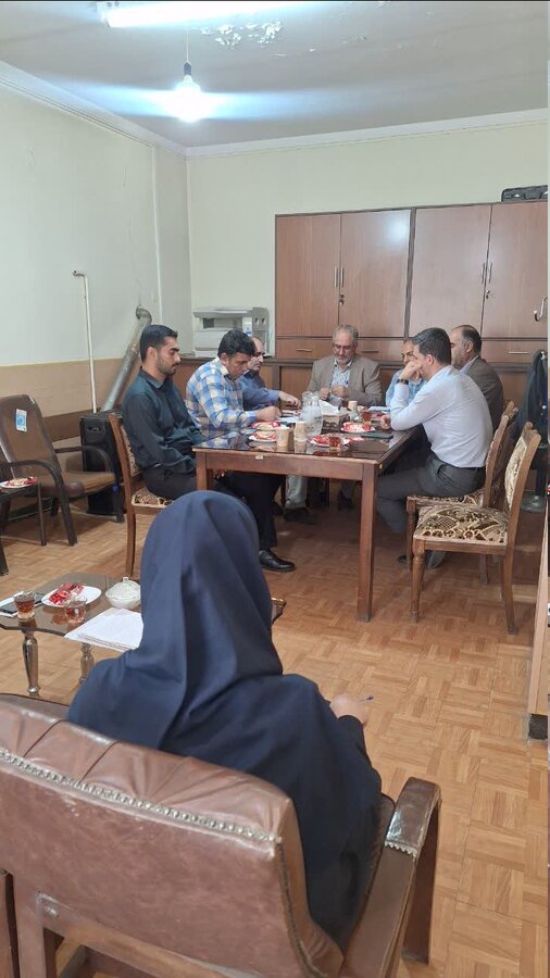 اسدآباد/برگزاری کمیته سلامت و امور بیمه ای سالمندان 