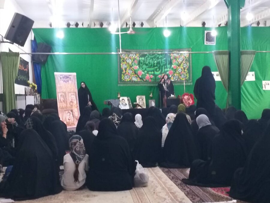 پردیس | برگزاری میز خدمت اداره بهزیستی به مناسبت ارتحال امام خمینی با همکاری قرارگاه فرهنگی بومهن