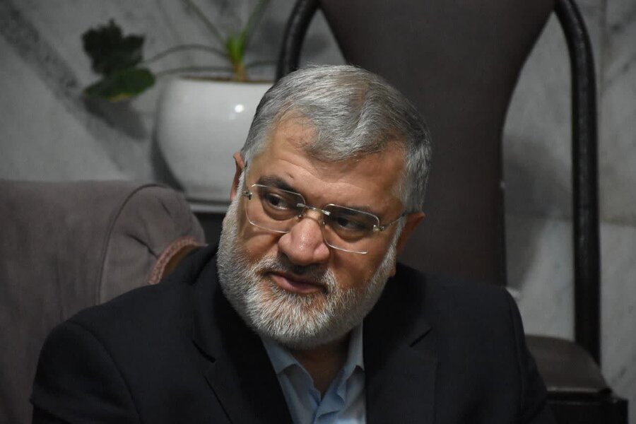استاندار تهران با کودکان موسسه همدلان علوی ملارد دیدار کرد