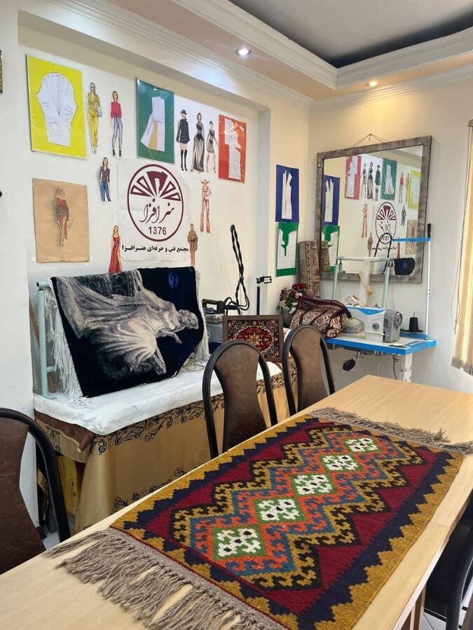 شهرتهران | بازدید از آموزشگاه فنی و حرفه‌ای قالیبافی به مناسبت روز ملی فرش