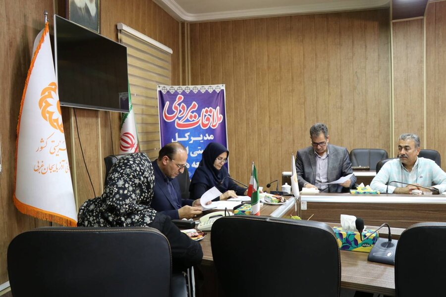 گفت‌وگوی بی‌واسطه با جامعه هدف در چهارشنبه های ملاقات‌ مردمی