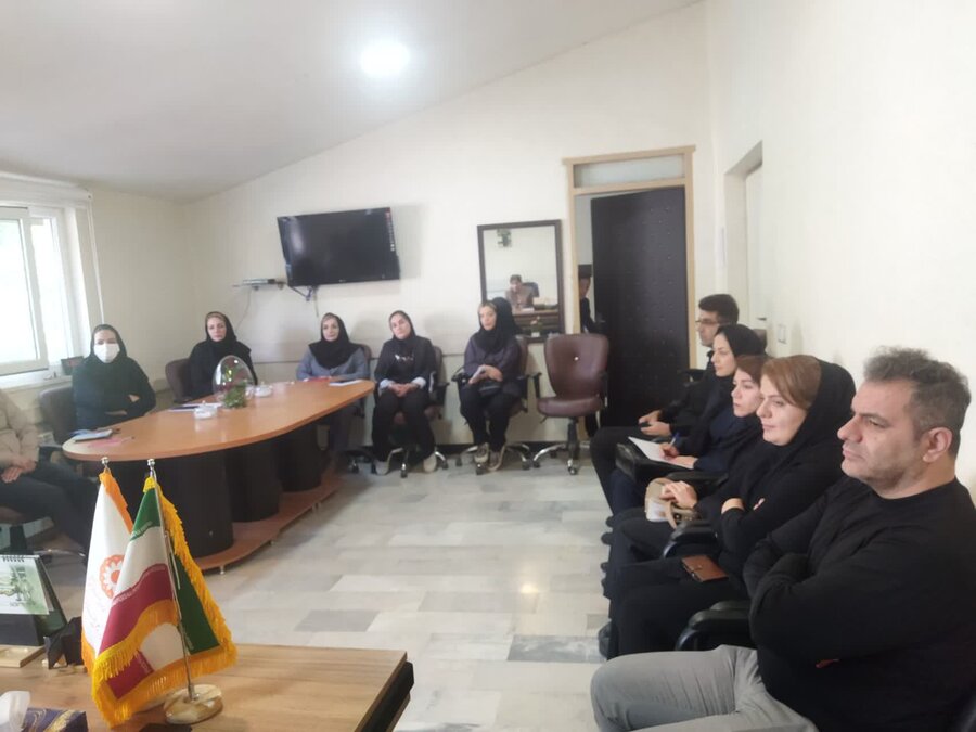 جلسه هماندیشی بهزیستی با نمایندگان موسسات و پایگاههای سلامت اجتماعی در سنندج برگزار شد