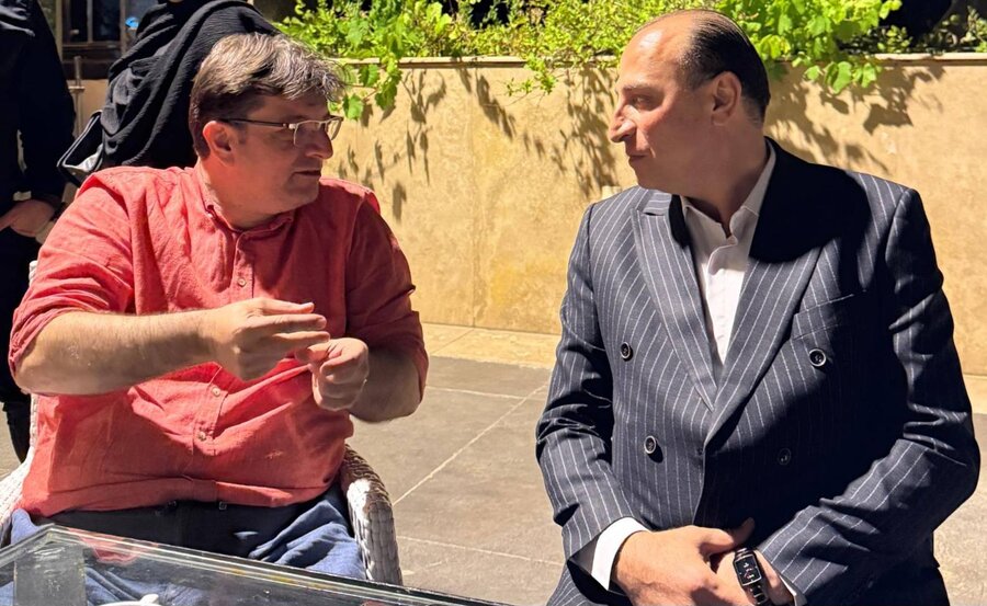 معرفی خدمات و جلب مشارکتهای مردمی و سرمایهگذاری برای حمایت از جامعه هدف