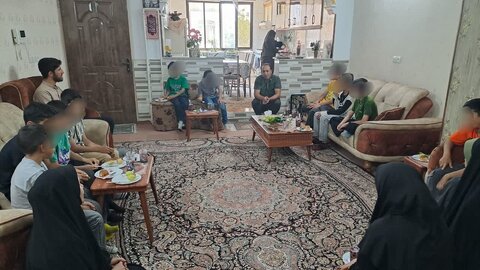 دیدار رئیس بهزیستی و فرزندان مرکز نگهداری «آغوش مهربان منجی» با خانواده شهید سید غلامرضا میرسلیمی به مناسبت عید غدیر خم