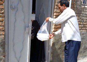 اطعام معلولین و مددجویان تحت پوشش بهزیستی سلماس در عید غدیر خم