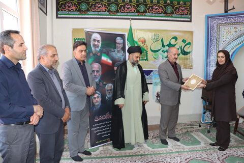 مراسم دعای توسل به نیت پیروزی جبهه مقاومت و گرامیداشت عید غدیر در بهزیستی استان مرکزی برگزار شد