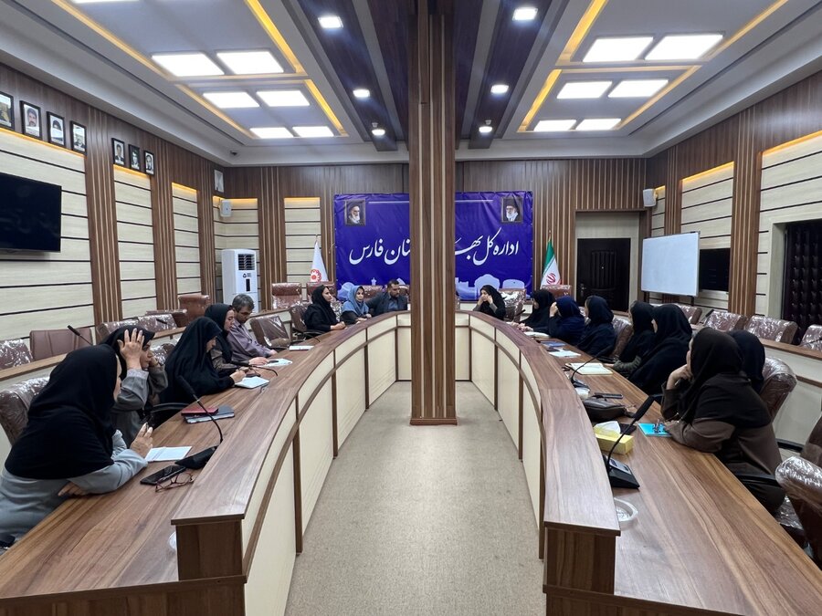 برگزاری جلسه هم اندیشی با کارشناسان مسئول معاونت ها و کارشناسان دفتر مراکز خدمات بهزیستی استان