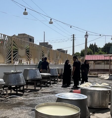 توزیع غذای گرم بین مددجویان جامعه هدف بهزیستی شهرستان ساوجبلاغ