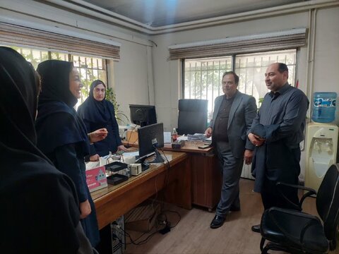 مدیر بهزیستی کرج با هدف حمایت روانی فرزندان از مراکز شبه‌خانواده دولتی بازدید کرد