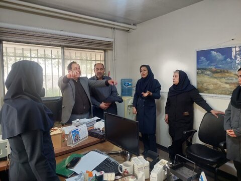 مدیر بهزیستی کرج با هدف حمایت روانی فرزندان از مراکز شبه‌خانواده دولتی بازدید کرد