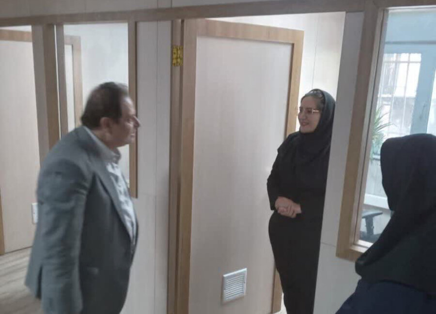 بازدید مدیر بهزیستی شهرستان کرج از مراکز تخصصی مشاوره و مدیریت بحران