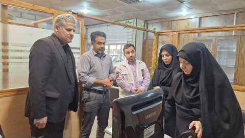 بازدید مدیرکل بهزیستی مازندران از روند ارایه خدمات در سامانه ۱۴۸۰ و خط تلفن ۱۲۳ اورژانس اجتماعی 