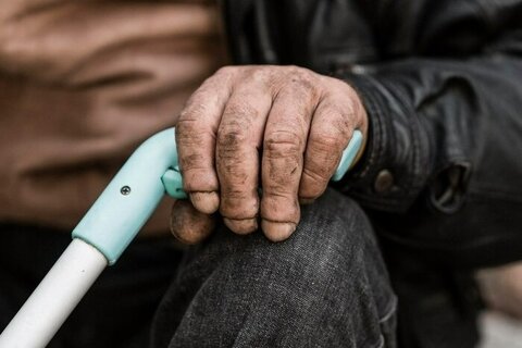 موشن گرافیک| چگونه از سالمندان در شرایط بحرانی حمایت کنیم ؟