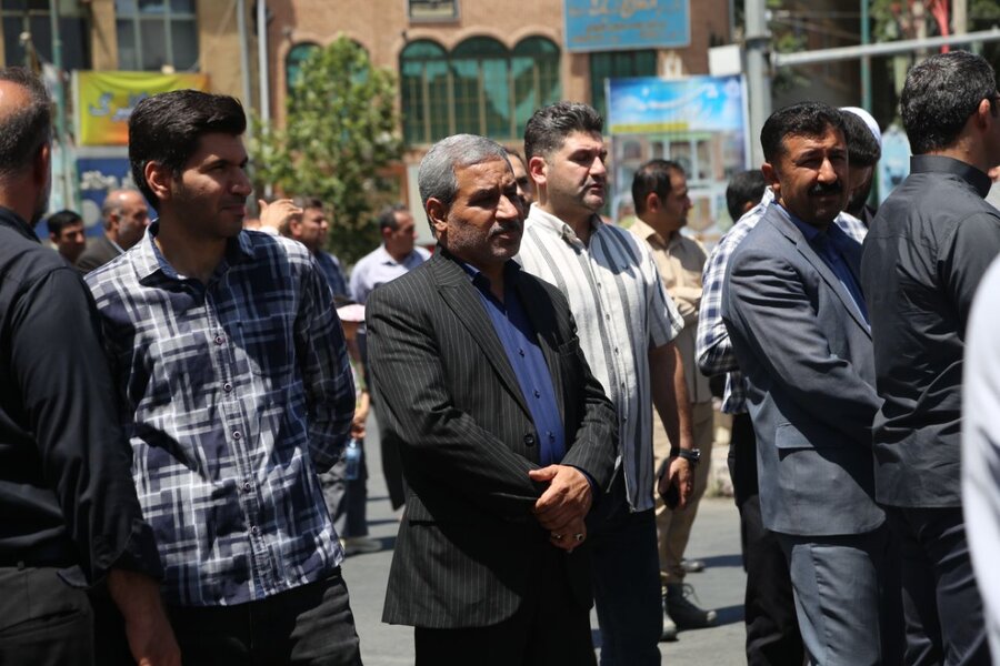 حضور مدیرکل بهزیستی استان و کارکنان در راهپیمایی خشم و نصر در سنندج