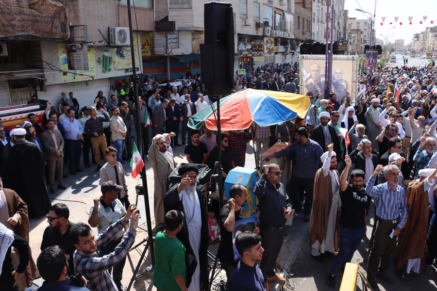 گزارش تصویری| حضور مدیرکل و کارکنان بهزیستی خوزستان در مراسم تشییع شهدای راه قدس گزارش تصویری| حضور مدیرکل و کارکنان بهزیستی خوزستان در مراسم تشییع شهدای راه قدس