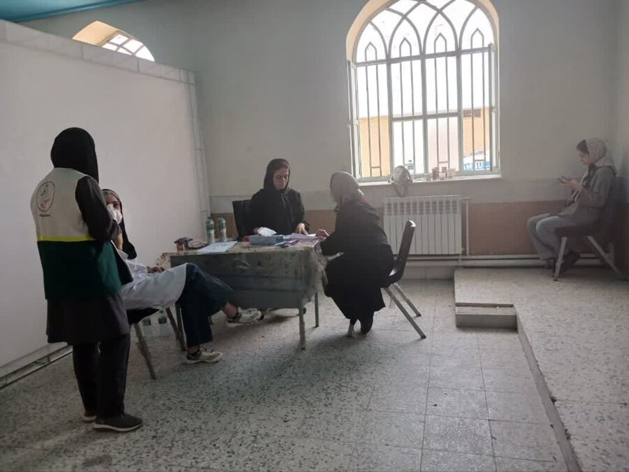 غربالگری مددجویان تحت پوشش بهزیستی منطقه دهج شهرستان شهربابک در اردوی جهادی جامعه پزشکی