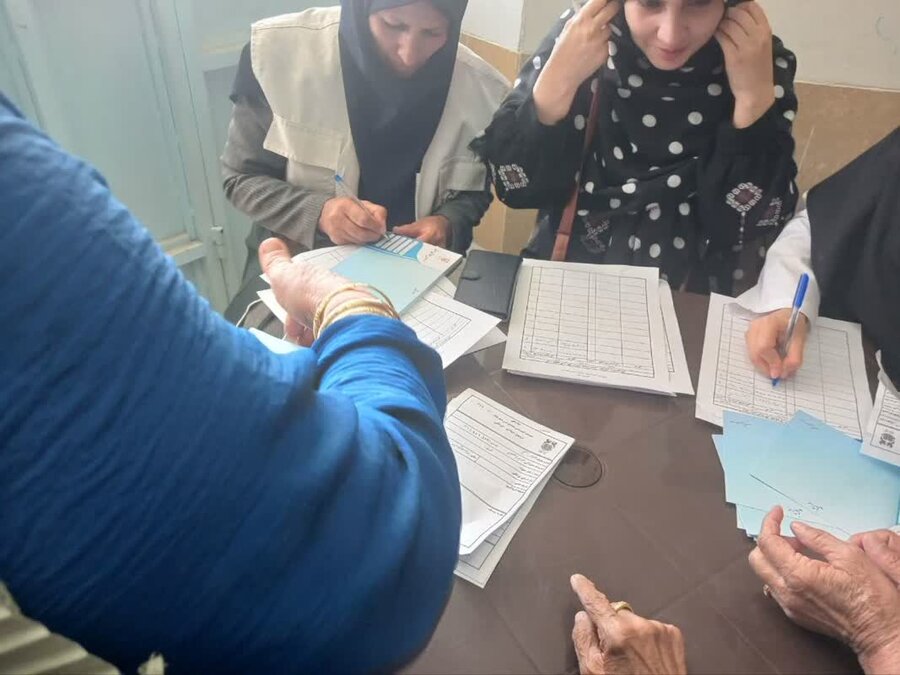 غربالگری مددجویان تحت پوشش بهزیستی منطقه دهج شهرستان شهربابک در اردوی جهادی جامعه پزشکی