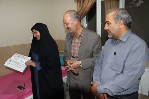 بازدید مسئولان بهزیستی استان مرکزی از مرکز توانبخشی و نگهداری سالمندان ابراهیم‌آباد