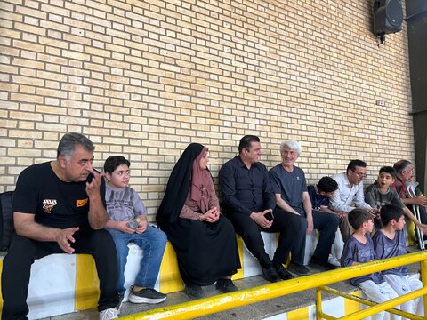 مسابقه فوتسال با فرزندان خانه ها