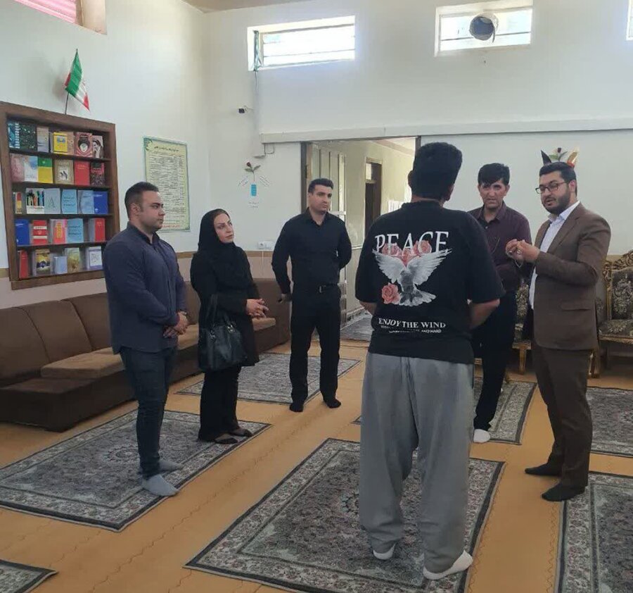 کامیاران | حضور دادستان در مرکز رهایی از اعتیاد