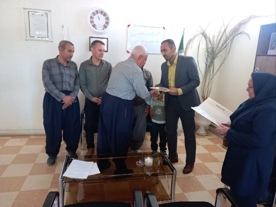 تکریم سالمندان فعال و تلاشگر در دیواندره