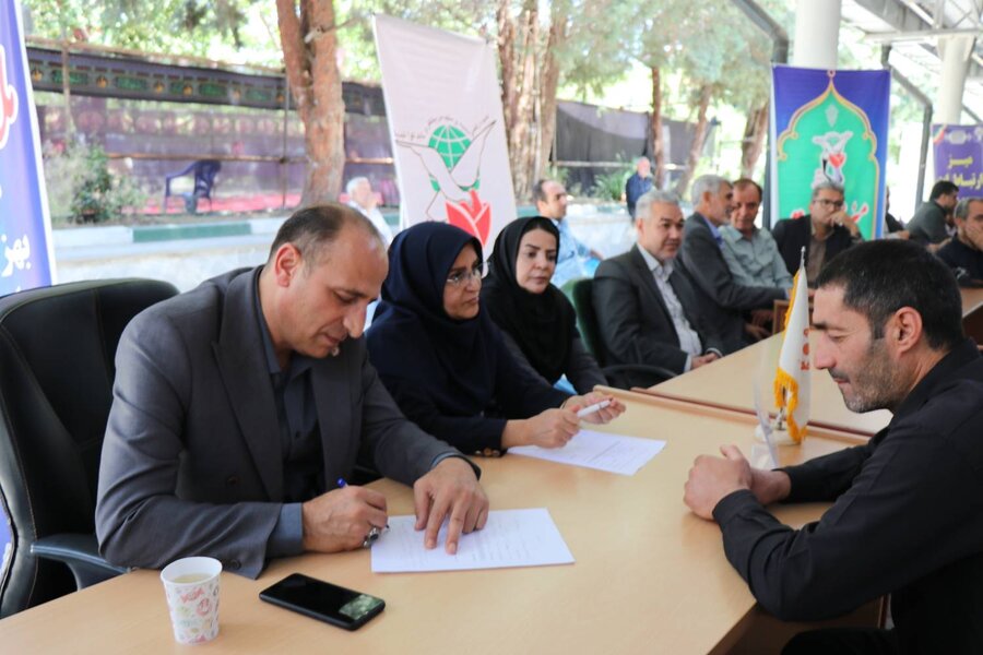 پاسخگویی چهرهبهچهره مدیرکل بهزیستی آذربایجانغربی در میز خدمت مصلای ارومیه