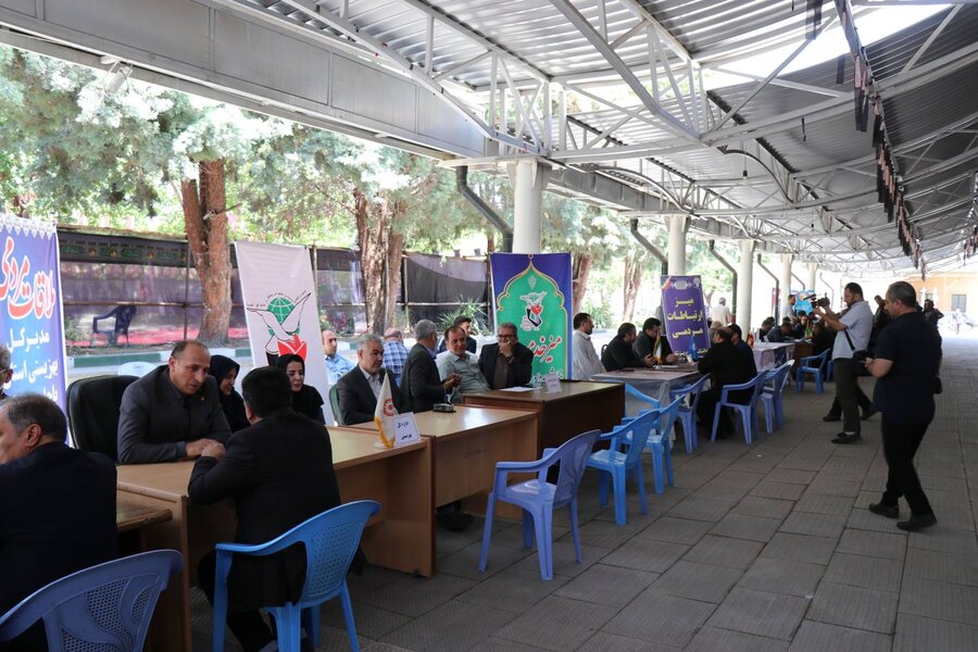 پاسخگویی چهرهبهچهره مدیرکل بهزیستی آذربایجانغربی در میز خدمت مصلای ارومیه