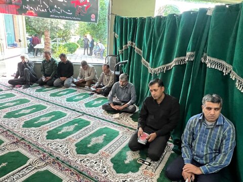 گزارش تصویری|مراسم پرفیض زیارت عاشورا در سومین روز از دهه ی محرم برگزار شد