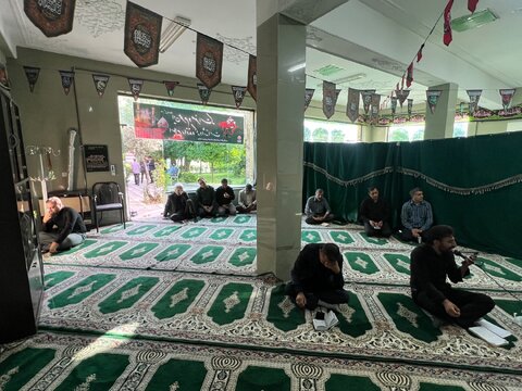گزارش تصویری|مراسم پرفیض زیارت عاشورا در سومین روز از دهه ی محرم برگزار شد