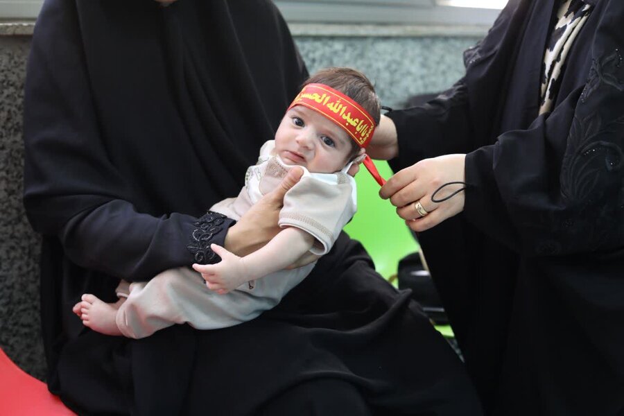 نغمه امید در سوگ محرم؛ هشت کودک به نیت امام رضا(ع) و حضرت علی‌اصغر(ع) به آغوش خانواده‌ها سپرده شدند 