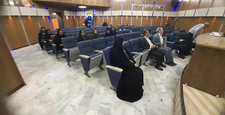 شهریار | برگزاری جلسه آموزشی بصیرت‌افزایی و غدیرشناسی در دهه ولایت