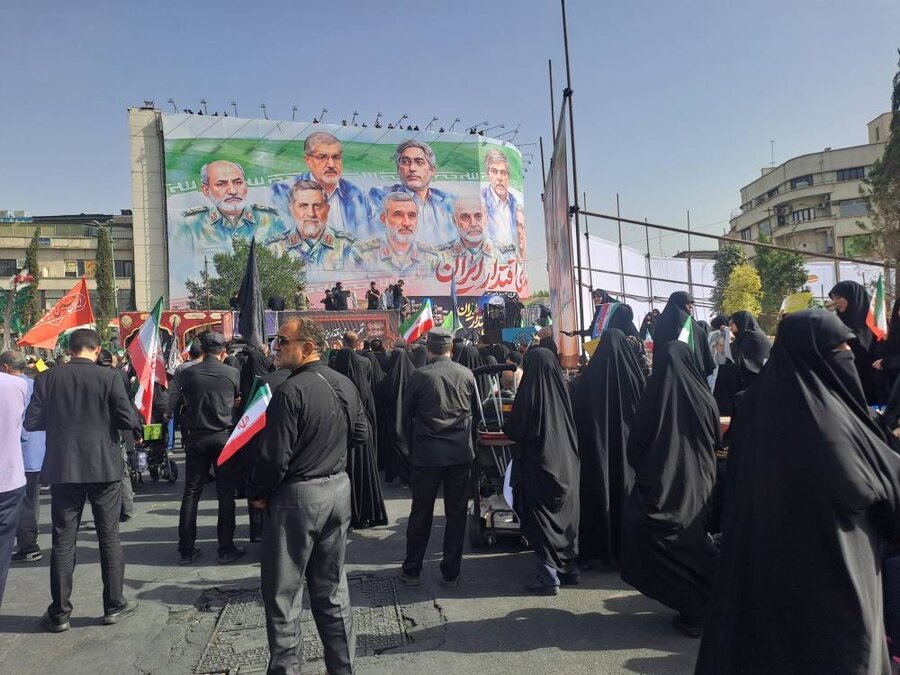 شهر تهران| حضور گسترده مسئولین و کارکنان بهزیستی تهران در مراسم تشییع پیکر پاک شهیدان مظلوم