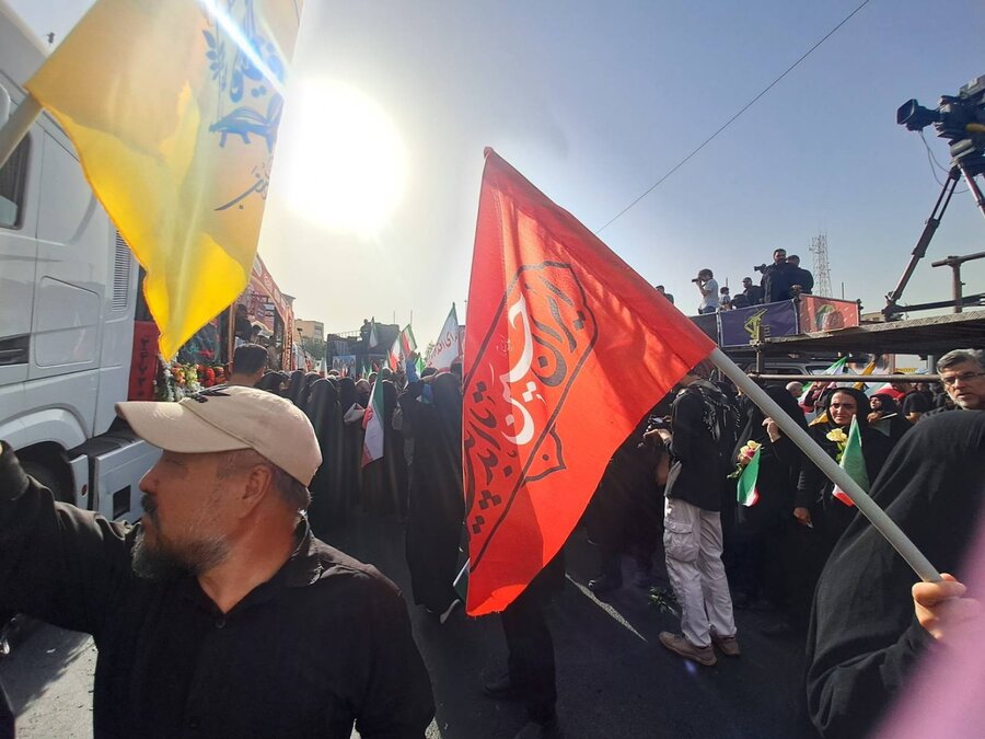 شهر تهران| حضور گسترده مسئولین و کارکنان بهزیستی تهران در مراسم تشییع پیکر پاک شهیدان مظلوم