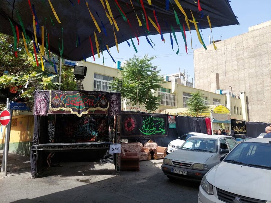 شهرتهران| سیاه‌پوش شدن فضای اداره مراکز تحت پوشش به مناسبت ایام سوگواری امام حسین (ع)