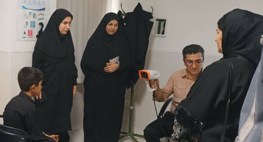 بازدید رئیس بهزیستی شاهین دژ از پایگاه های بینایی سنجی و شنوایی سنجی