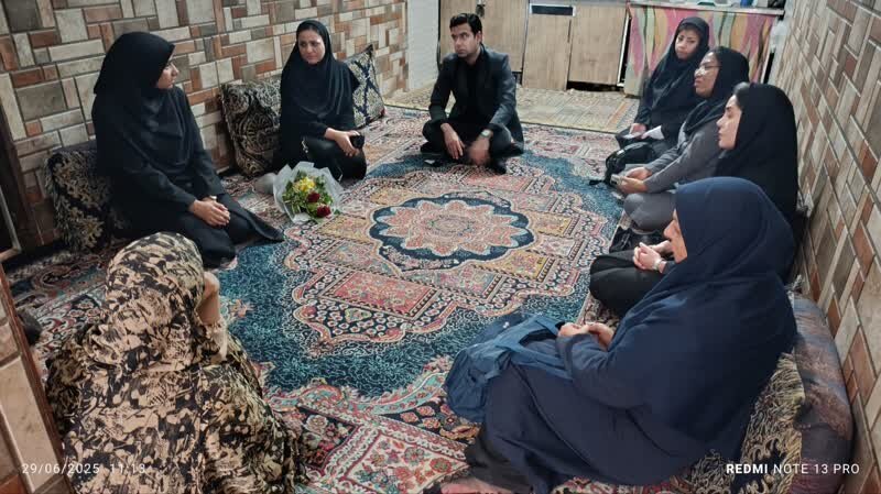 دیدار مدیر کل بهزیستی استان هرمزگان با خانواده های دارای فرزند چند قلو 