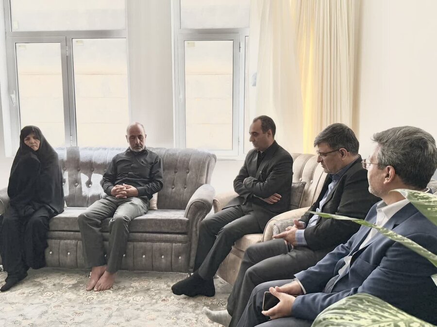 دیدار مدیرکل با خانواده شهید امید رحیمی