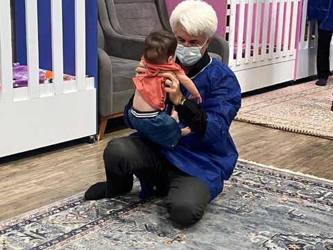 گزارش تصویری|بازدید قاضی اسدی سرپرست مجتمع شوق زندگی از شیرخوارگاه صدرا در معیت مدیر کل بهزیستی فارس