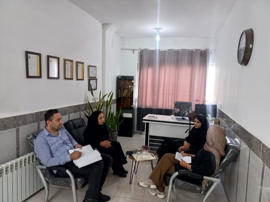 بازدید سرزده رئیس بهزیستی کامیاران از مراکز مشاوره