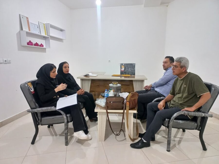 بازدید سرزده رئیس بهزیستی کامیاران از مراکز مشاوره
