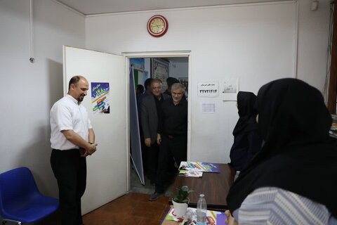 استاندار البرز و فرماندار ویژه کرج از روند خدمت‌رسانی تیم محب، اورژانس اجتماعی ۱۲۳ و مرکز مشاوره ۱۴۸۰ بازدید کردند