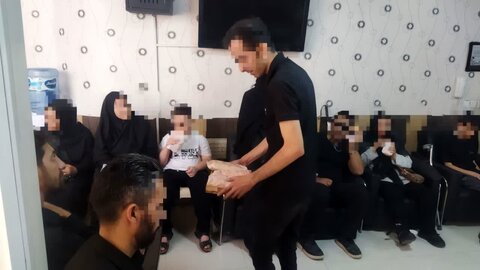 مراسم سوگواری حضرت اباعبدالله الحسین (ع) با حضور مددجویان بهزیستی شهرستان کرج برپا شد