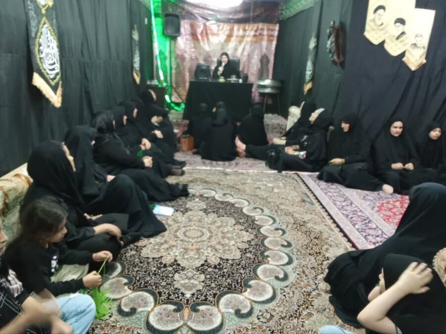 دوره آموزش «زندگی خانواده» ویژه عزاداران حسینی در مهدی‌آباد برگزار شد