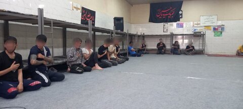 نظرآباد | برگزاری مراسم معنوی عزاداری دهه اول محرم در کمپ‌های ترک اعتیاد شهرستان نظرآباد