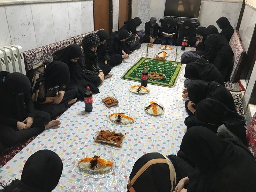فیروزکوه | برگزاری سفره نذری و مراسم عزاداری  روز تاسوعا در مرکز توابخشی دختران نیلوفر