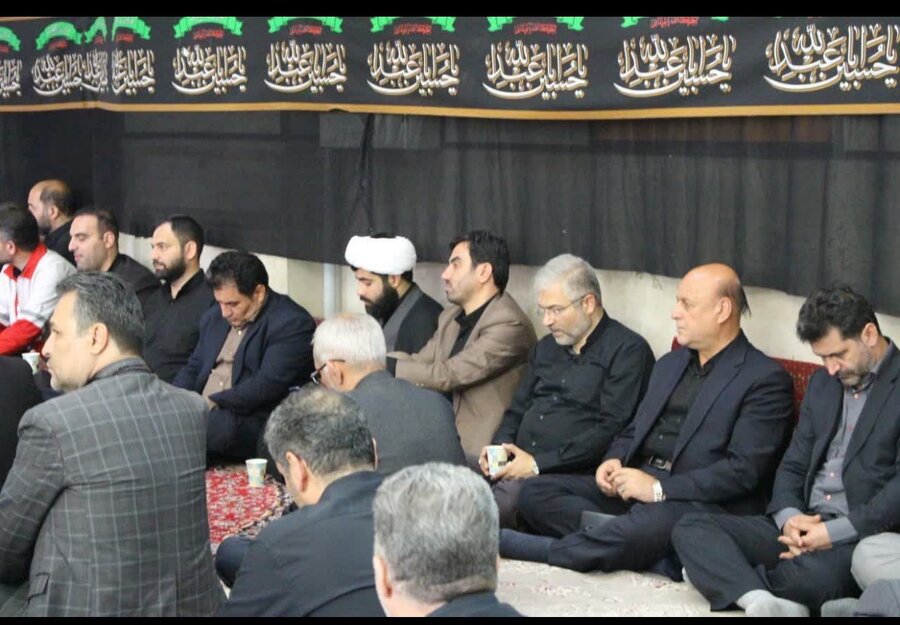 اسلامشهر | حضور رئیس اداره بهزیستی و جمعی از  کارکنان اداره، در مراسم عزاداری عاشورای حسینی