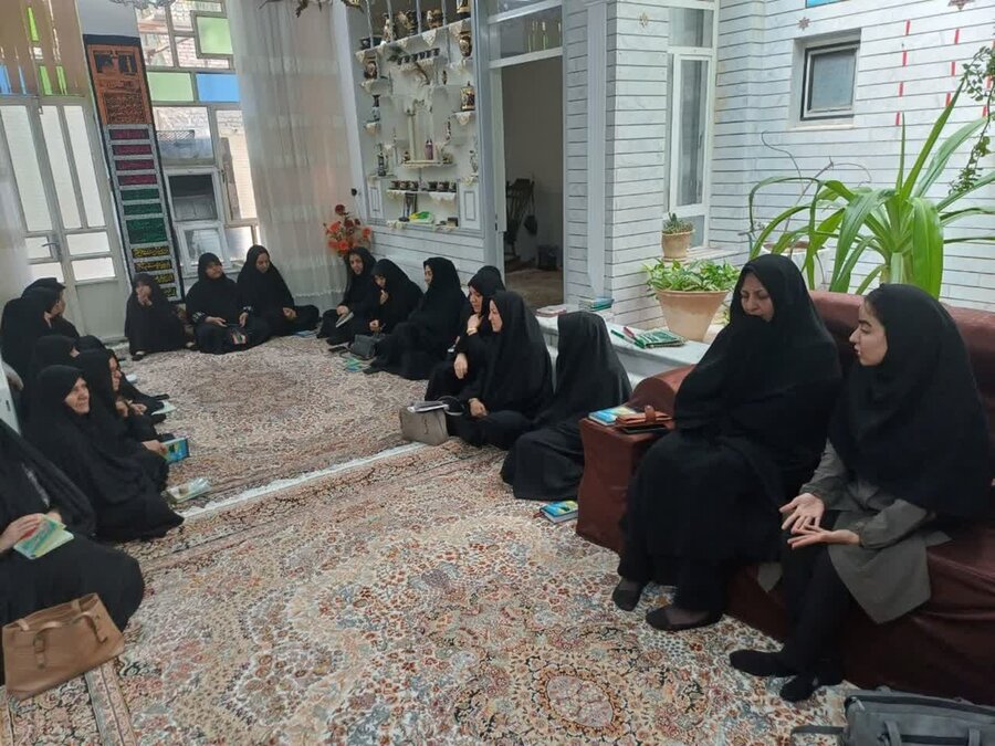 جلسه طرح توانمند سازی ویژه بانوان سالمندان در شهرستان بافق برگزار شد