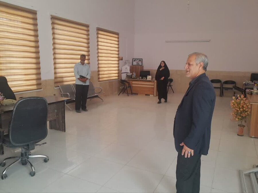بازدید سر زده فرماندار شهرستان نرماشیر از اورژانس اجتماعی